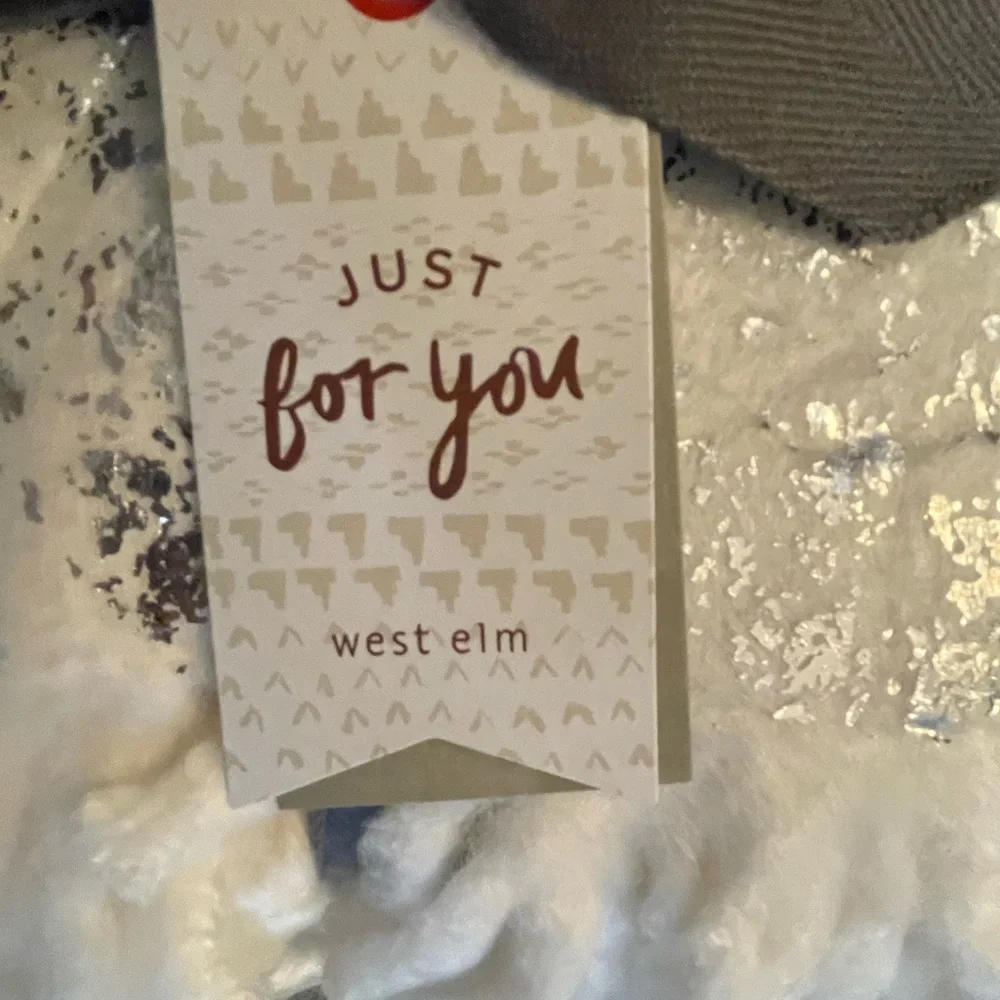 Brand New West Elm Cozy Texture Metallic Border Cream and Silver Throw Blanket